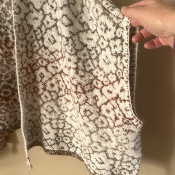 Knox Rose Poncho Style Sweater Leopard Print Sleeveless Size Extra Small Tassels - Picture 5 of 16